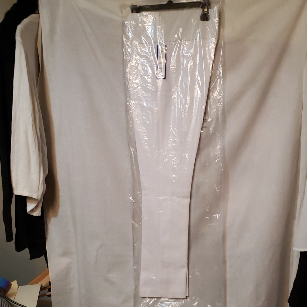 Peter Nygard White Ankle Pants